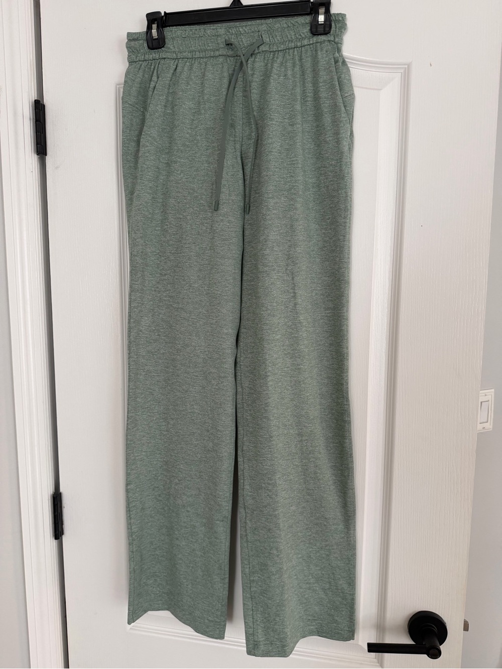 NWOT Lululemon  Light Green Pull-On Lounge Pants